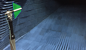 VSWR transmitting antenna setup showing signal source and free space test path.